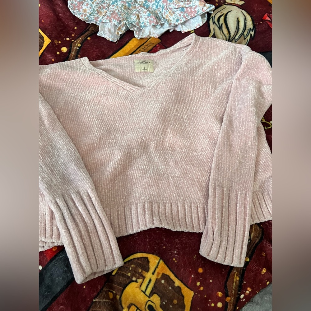 Pink hollister sweater